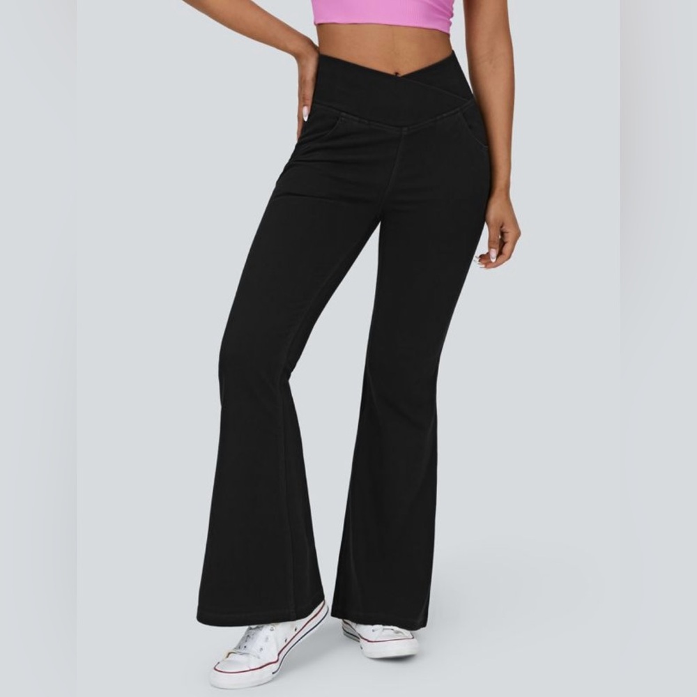 Halara Flex High Waisted Crossover Flare Jean Leggings in Black Denim Size L